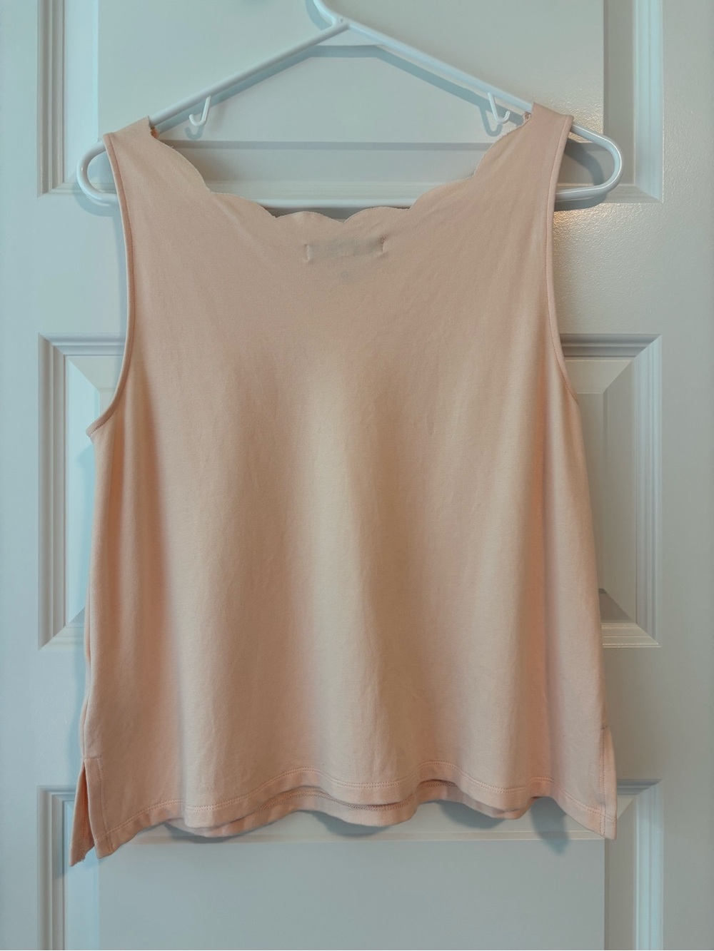 eri + ali Peach Scalloped Neck Tank Top Lightweight Sleeveless Blouse Size S - Picture 6 of 8